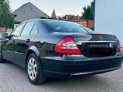 Mercedes E200