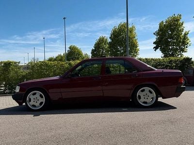 Brugt Mercedes 190 109 HK (80 kW) 1991 Rød Sedan