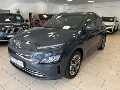 Gebraucht Hyundai Kona Trend 150 kW (204 PS) 2022 Blau SUV