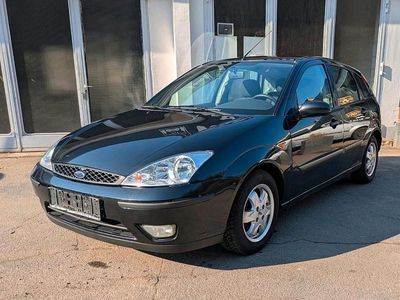 Second-hand Ford Focus 115 CP (84 kW) 2004 Negru Berlinǎ
