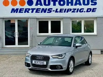 Gebraucht Audi A1 Attraction 86 PS (63 kW) 2014 Silber Kleinwagen