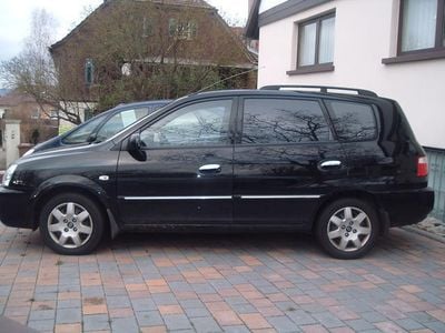 Gebraucht Kia Carens 126 PS (92 kW) 2003 Schwarz Van / Kleinbus
