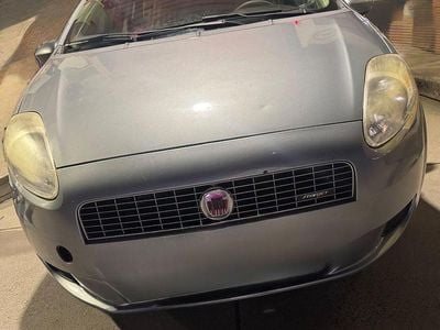 Gebraucht Fiat Punto 77 PS (56 kW) 2009 Grau Kleinwagen