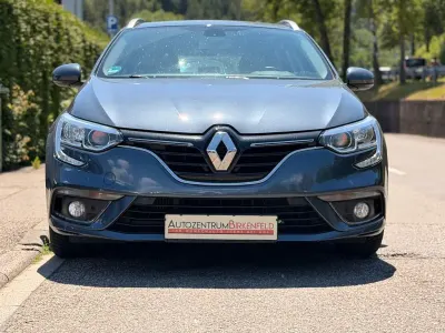 Gebraucht Renault Mégane IV Experience 101 PS (74 kW) 2017 Grau Limousine