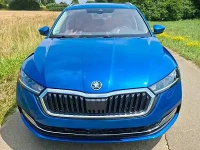 Gebraucht Skoda Octavia Clever 150 PS (110 kW) 2022 Blau Kombi