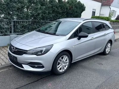 Gebraucht Opel Astra Edition 122 PS (89 kW) 2022 Argonsilber/sovereign/switchbl Kleinwagen
