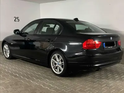 Gebraucht BMW 318 Exclusive 143 PS (105 kW) 2011 Schwarz Limousine
