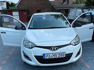 Gebraucht Hyundai i20 Edition 86 PS (63 kW) 2014 Weiß Kleinwagen