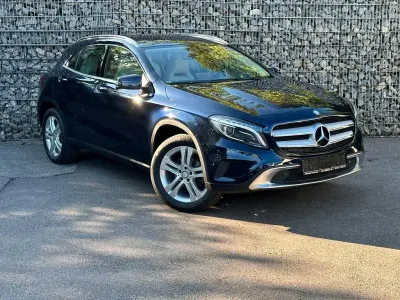 Gebraucht Mercedes GLA200 Urban 156 PS (114 kW) 2016 Blau SUV
