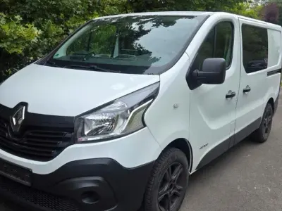 Gebraucht Renault Trafic 122 PS (89 kW) 2017 Weiß Van / Kleinbus