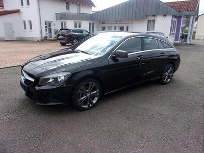 Gebraucht Mercedes CLA180 Shooting Brake 122 PS (89 kW) 2015 Schwarz Kombi