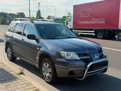 Gebraucht Mitsubishi Outlander Invite 136 PS (100 kW) 2006 Grau SUV
