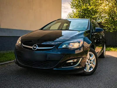 Occasion Opel Astra Sport 105 ch (77 kW) 2013 Noir Break