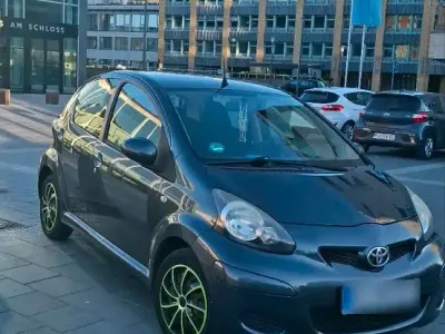 Second-hand Toyota Aygo 68 CP (50 kW) 2009 Gri Hatchback