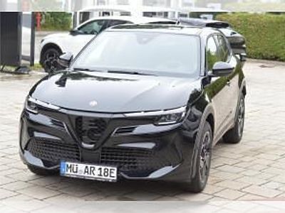 Neu Alfa Romeo GT Junior Ti 114 kW (156 PS) 2026 Schwarz (nero tortona) Kleinwagen