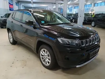 Second-hand Jeep Compass Altitude 131 CP (96 kW) 2024 Negru SUV
