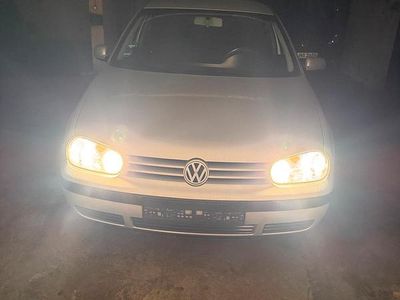Gebraucht VW Golf IV 105 PS (77 kW) 2000 Silber Kleinwagen