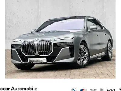 Usata BMW i7 M Sport 400 kW (544 CV) 2024 Grigio Berlina