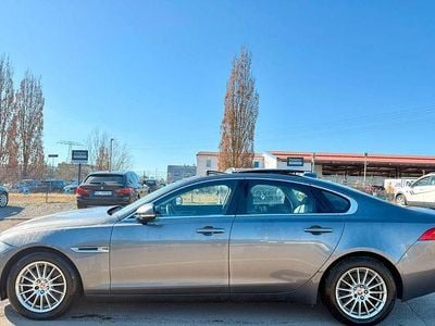 Gebraucht Jaguar XF Prestige 179 PS (131 kW) 2018 Grau Limousine