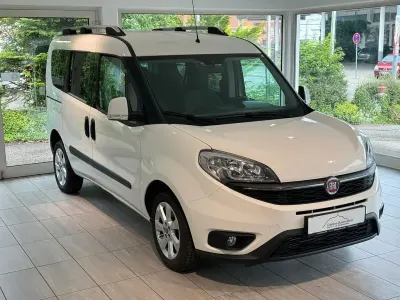 Gebraucht Fiat Doblò Lounge 120 PS (88 kW) 2016 Weiß Van / Kleinbus