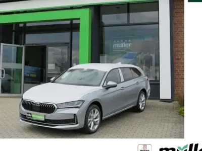 Neu Skoda Superb Selection 204 PS (150 kW) 2026 Silber Kombi