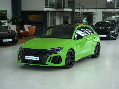 Gebraucht Audi RS3 Sport 400 PS (294 kW) 2023 Verde mantis Limousine