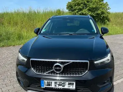 Gebraucht Volvo XC40 Momentum 150 PS (110 kW) 2020 Schwarz SUV