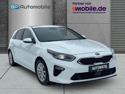 Weiß Gebraucht 2018 Kia Ceed Turbo Kleinwagen | 15.590 € (Etwas zu teuer)