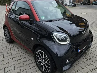 Usata Smart ForTwo Electric Drive Prime 60 kW (82 CV) 2020 Nero Cabrio