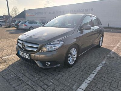 Gebraucht Mercedes B180 Edition 1 109 PS (80 kW) 2012 Braun Van / Kleinbus