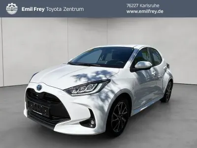 Gebraucht Toyota Yaris Team 116 PS (85 kW) 2022 Weiß Kleinwagen