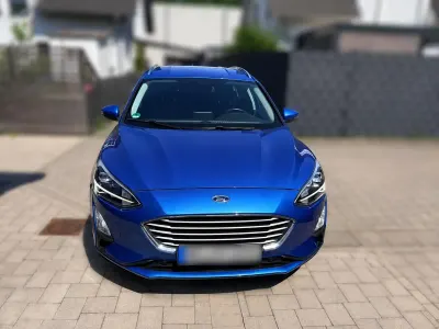 Gebraucht Ford Focus Cool & Connect 125 PS (91 kW) 2018 Blau Kombi