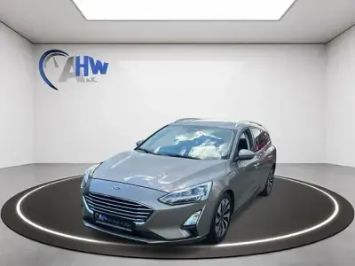 Używany Ford Focus Cool & Connect 120 KM (88 kW) 2018 Szary Kombi
