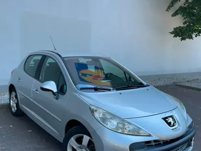 Gebraucht Peugeot 207 120 PS (88 kW) 2008 Silber Limousine