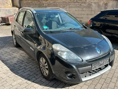 Occasion Renault Clio GrandTour 100 ch (73 kW) 2010 Noir Break