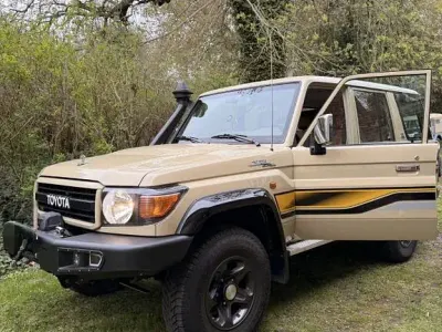 Gebraucht Toyota Land Cruiser Anniversary 271 PS (199 kW) 2022 Beige SUV