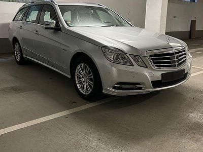 Gebraucht Mercedes E200 Elegance 136 PS (100 kW) 2011 Silber Kombi