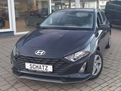 Neu Hyundai i20 Select 79 PS (58 kW) 2025 Aurora grey Kleinwagen