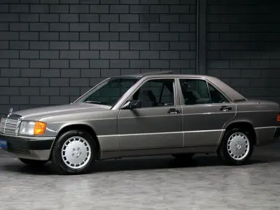 Gebraucht Mercedes 190 132 PS (97 kW) 1990 Grau Limousine