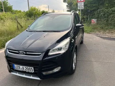 Gebraucht Ford Kuga Individual 163 PS (119 kW) 2014 Schwarz SUV