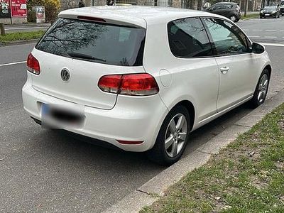 Gebraucht VW Golf VI 122 PS (89 kW) 2009 Weiß Kleinwagen