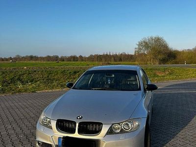 Gebraucht BMW 325 Sport Line 218 PS (160 kW) 2005 Silber Limousine