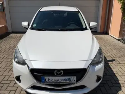 Gebraucht Mazda 2 Exclusive-Line 90 PS (66 kW) 2016 Weiß Limousine