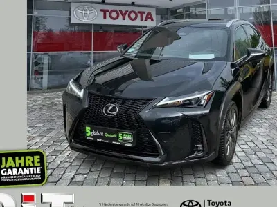 Gebraucht Lexus UX 300h Sport Design Packet 199 PS (146 kW) 2024 Schwarz SUV