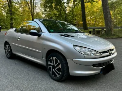 Gebraucht Peugeot 206 CC 109 PS (80 kW) 2005 Silber Cabrio