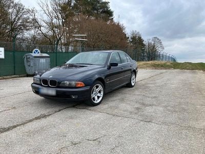 Second-hand BMW 520 150 CP (110 kW) 2000 Albastru Berlinǎ