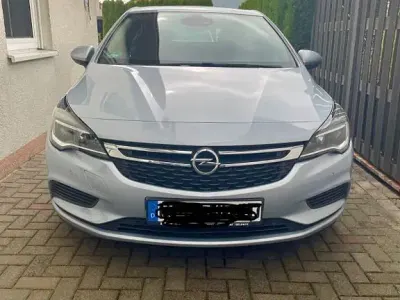 Gebraucht Opel Astra Edition 105 PS (77 kW) 2015 Grau Limousine