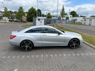 Używany Mercedes E250