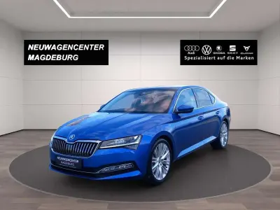 Gebraucht Skoda Superb Style 190 PS (139 kW) 2022 Raceblau metallic Limousine