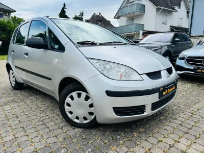 Gebraucht Mitsubishi Colt Inform 75 PS (55 kW) 2006 Haagsilber (m) Limousine